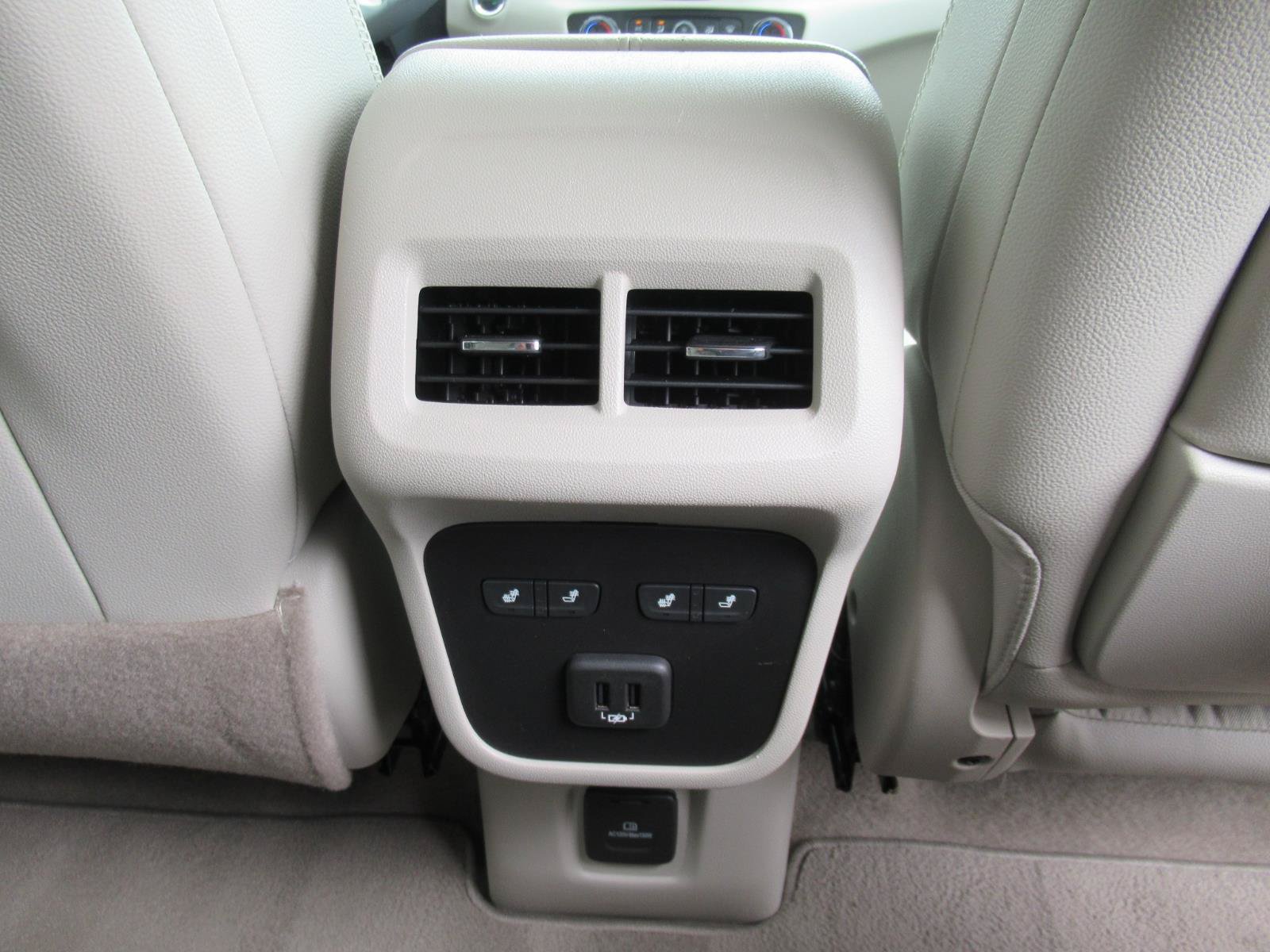 Used 2022 GMC Terrain Denali w/ Denali Premium Package AWD/4WD image 34