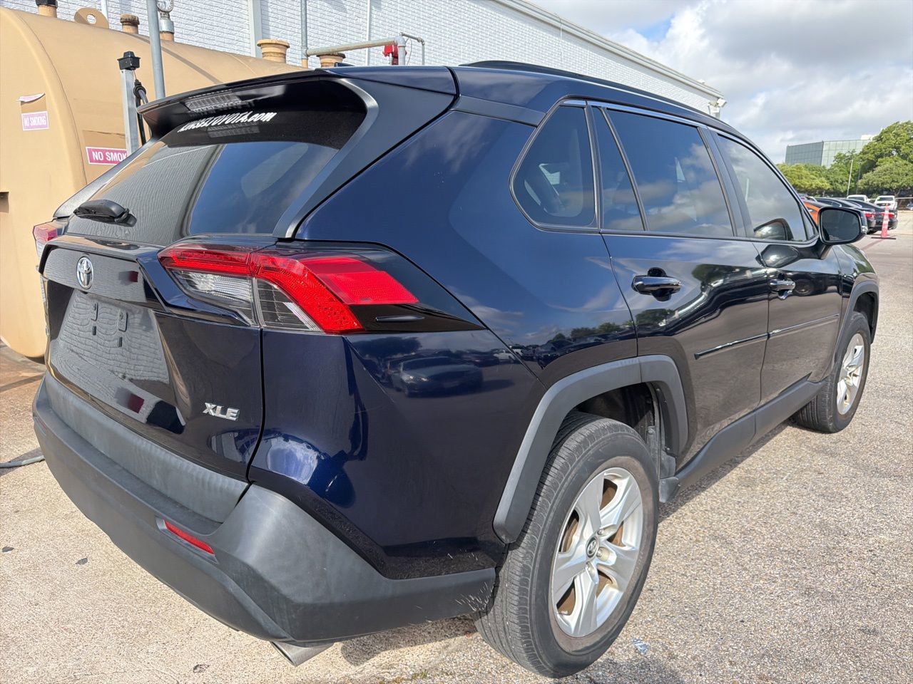 Used 2020 Toyota RAV4 XLE image 6