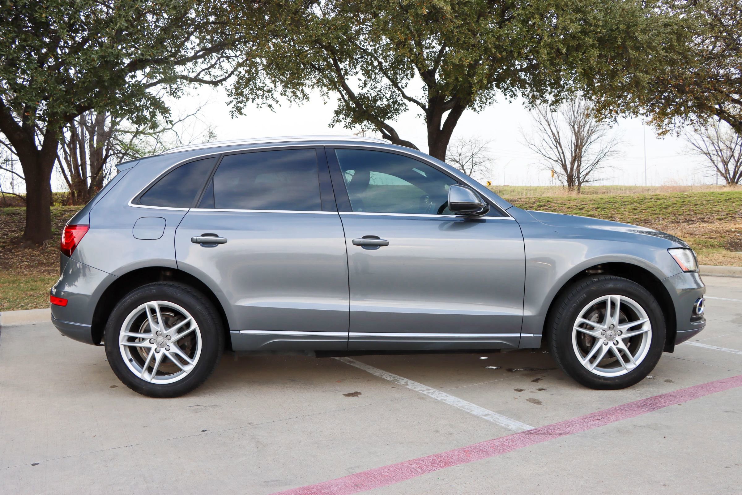 Used 2016 Audi Q5 2.0T Premium Plus w/ Technology Package image 8