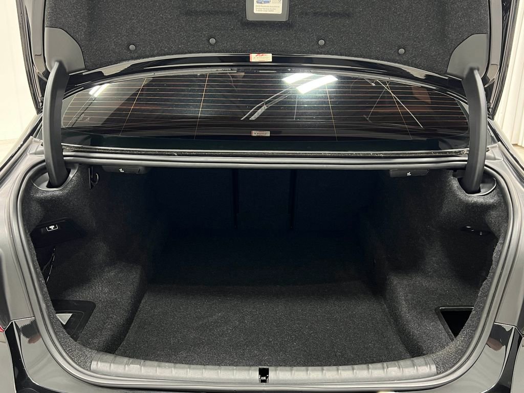 Used 2018 BMW M550i xDrive image 28