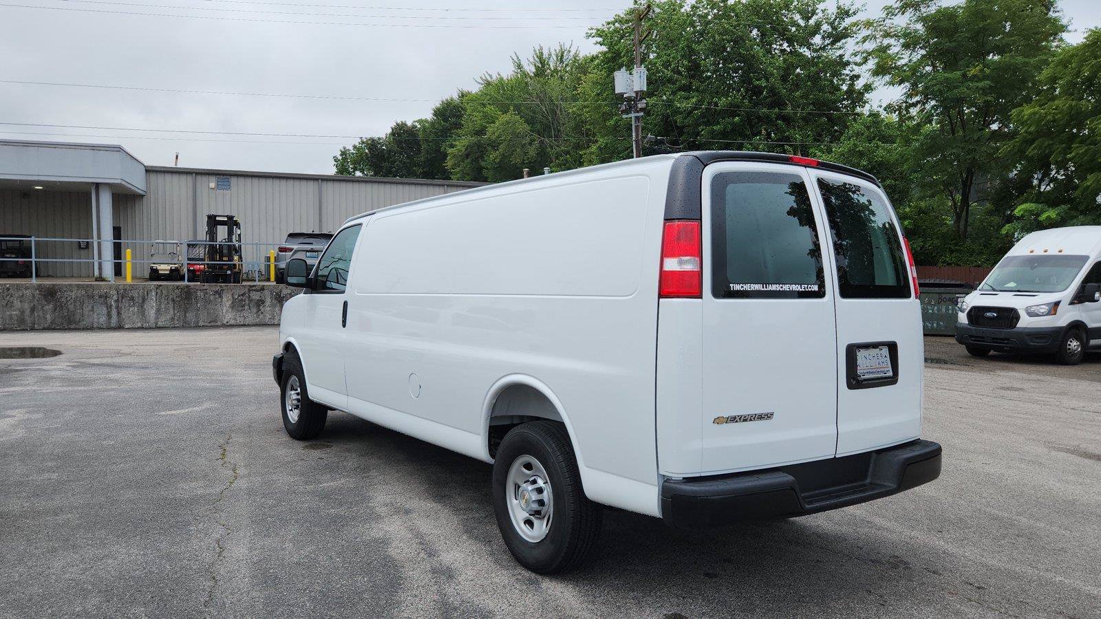 New 2026 Chevrolet Express 3500 Extended RWD image 11