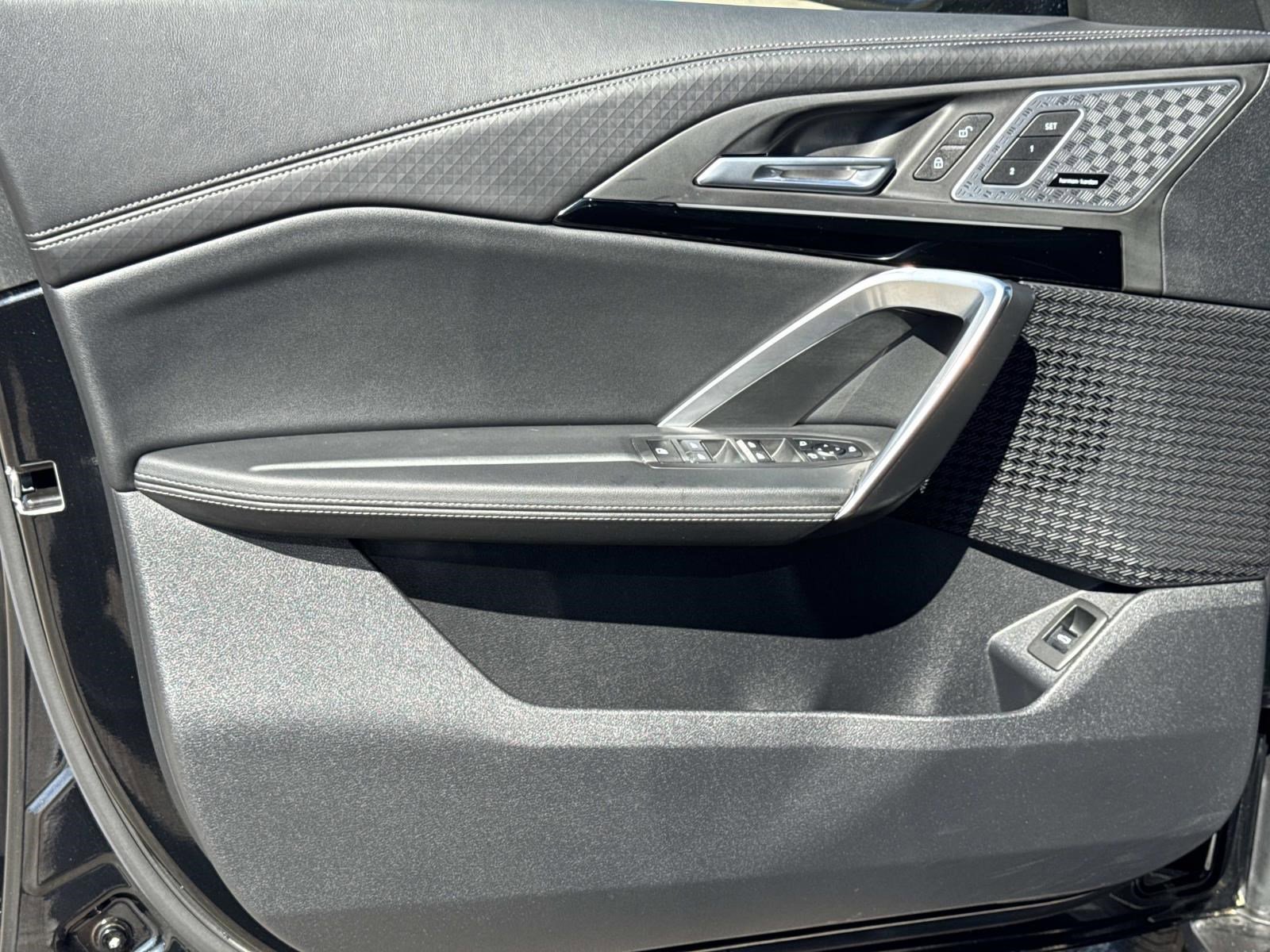 Certified 2025 BMW X2 xDrive28i image 17