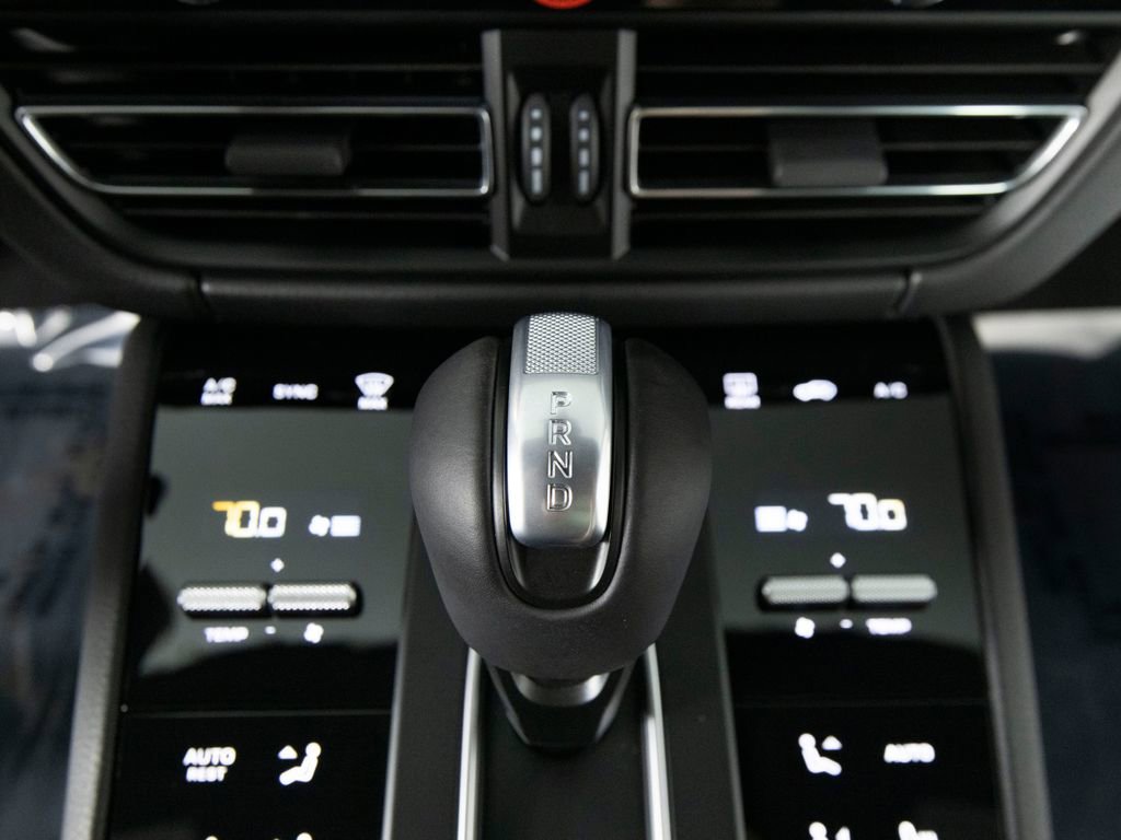 New 2026 Porsche Macan Turbo image 29