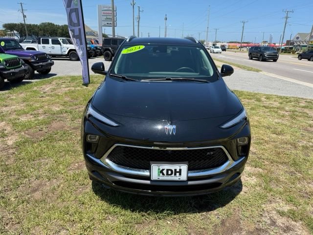 Used 2024 Buick Encore GX Sport Touring w/ Comfort Package AWD/4WD image 2