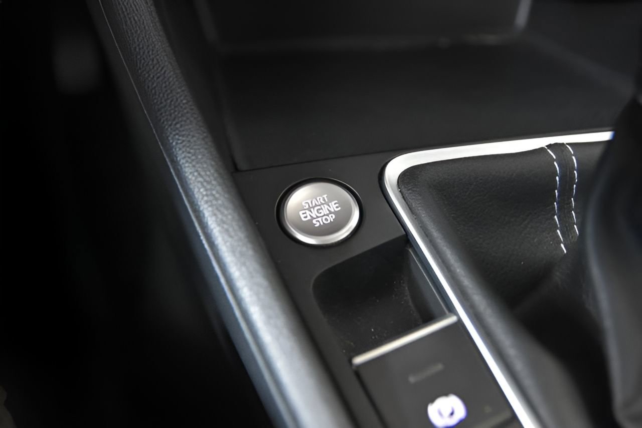 Used 2024 Volkswagen Jetta SE image 35