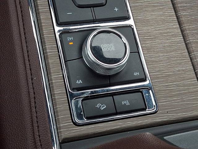 Certified 2024 Ford Expedition Limited image 28