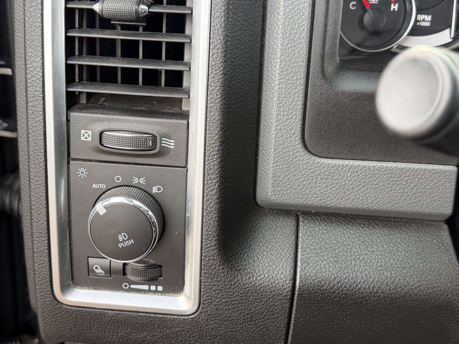 Used 2019 RAM 1500 Big Horn image 15