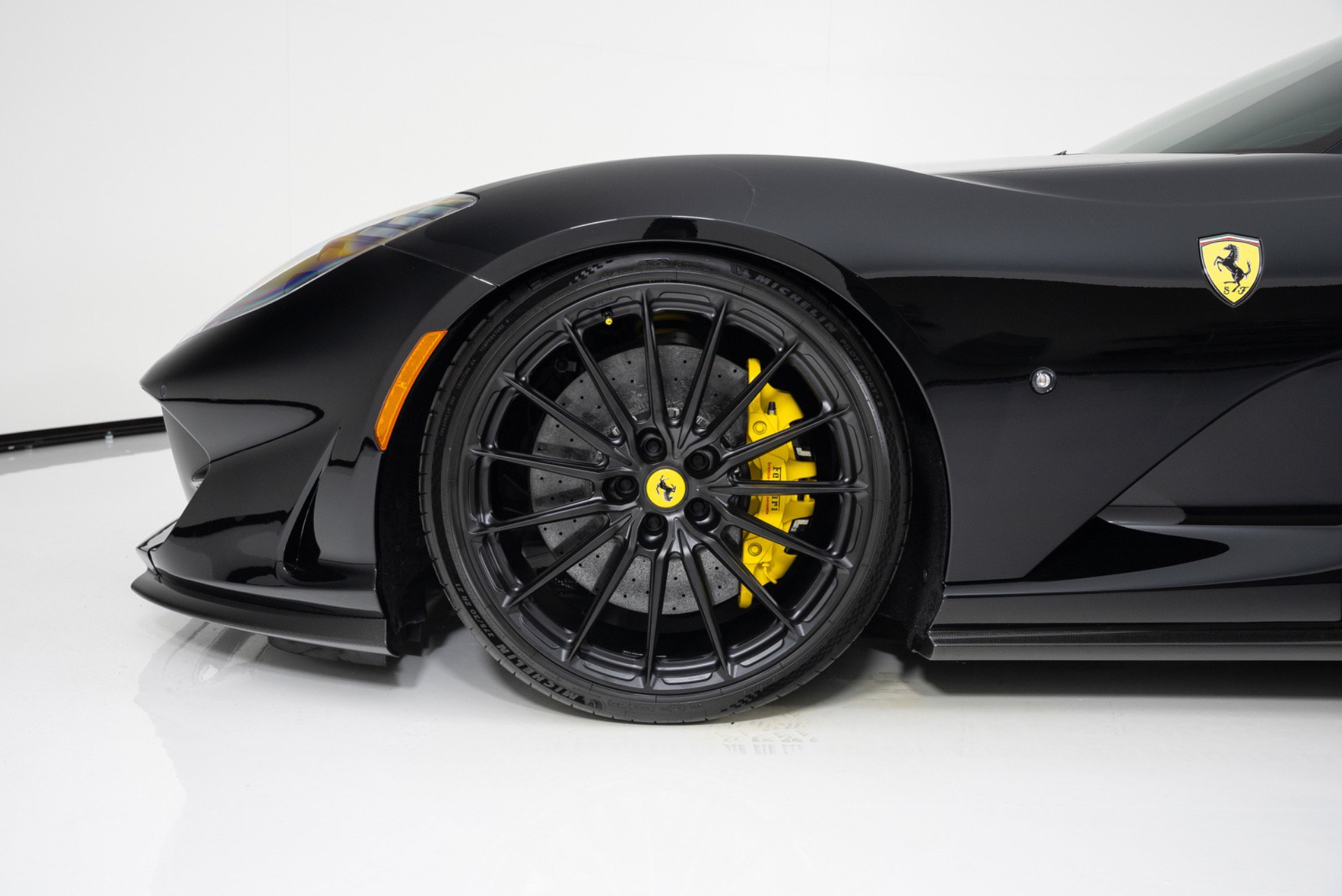 Used 2019 Ferrari 812 Superfast RWD image 9