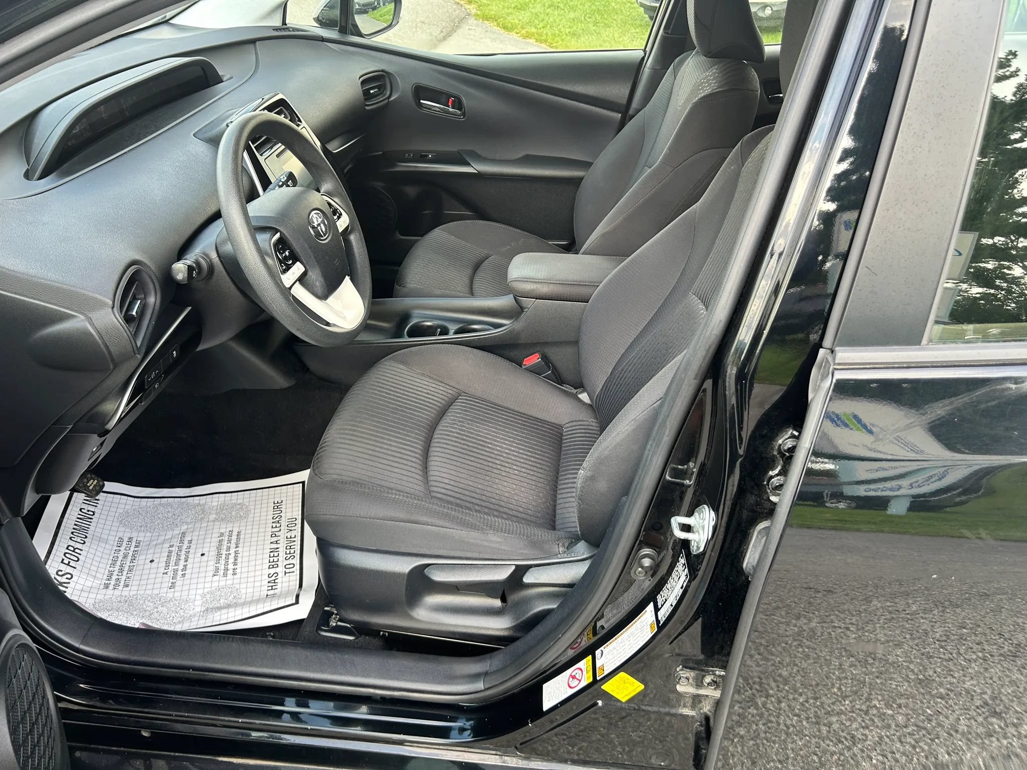 Used 2017 Toyota Prius Four FWD image 13