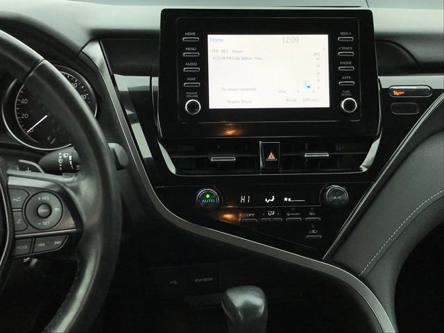 Used 2022 Toyota Camry SE image 8