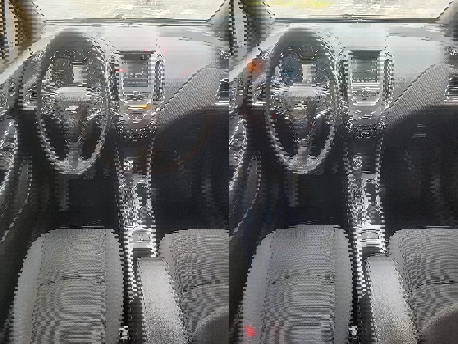 Used 2018 Chevrolet Cruze LT w/ Convenience Package image 16