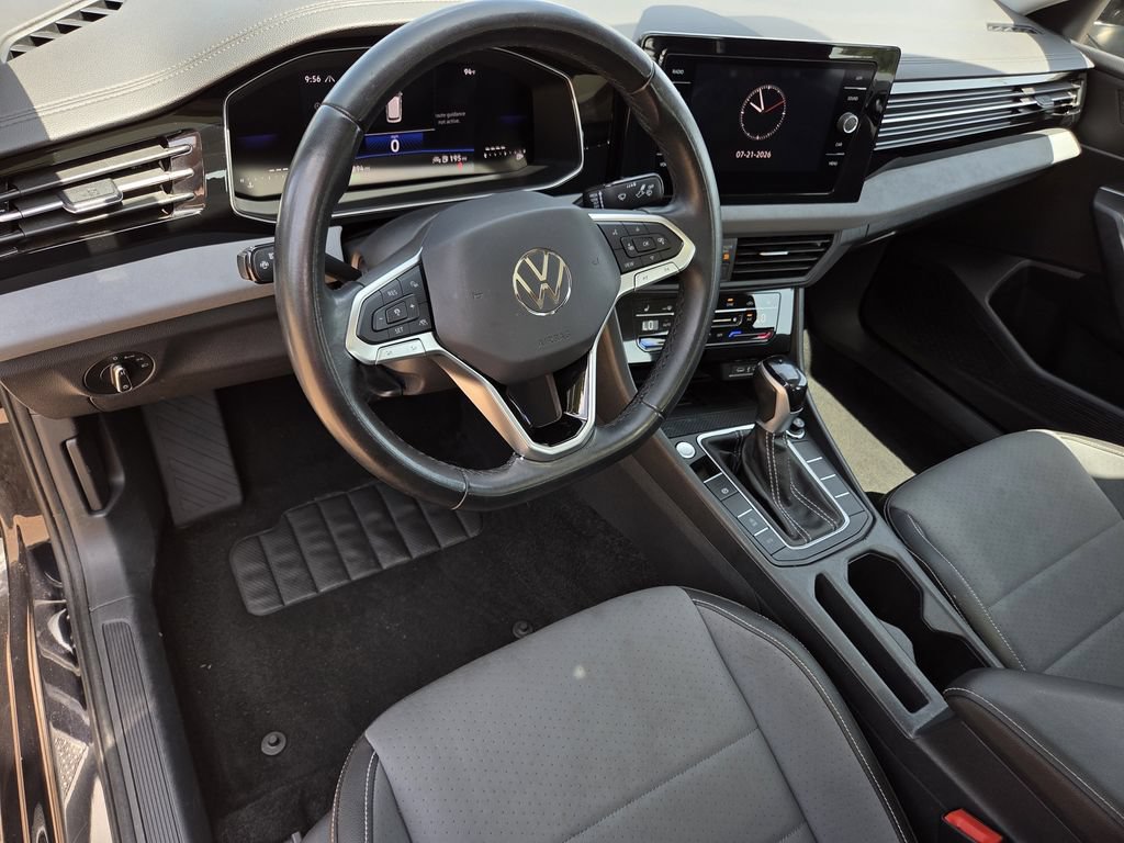 Used 2025 Volkswagen Jetta SE FWD image 18