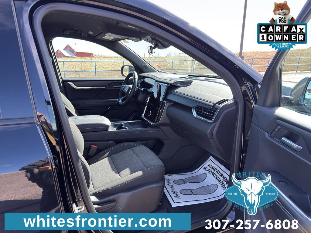 Used 2025 GMC Acadia Elevation image 10