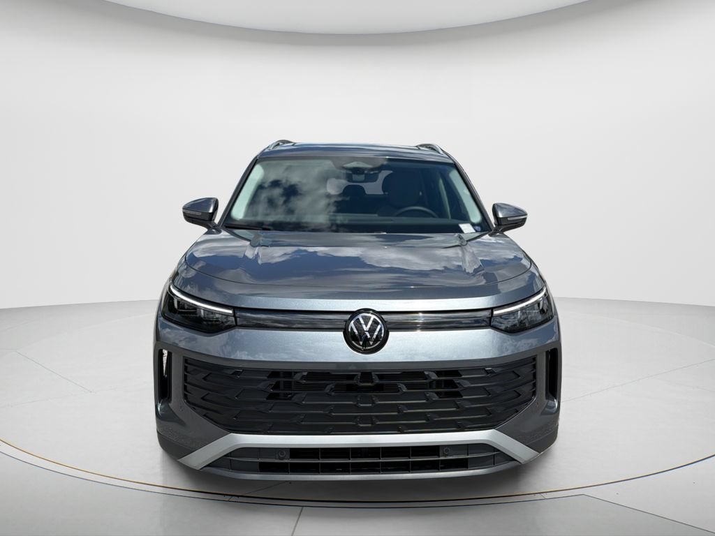 New 2026 Volkswagen Tiguan SE FWD image 2