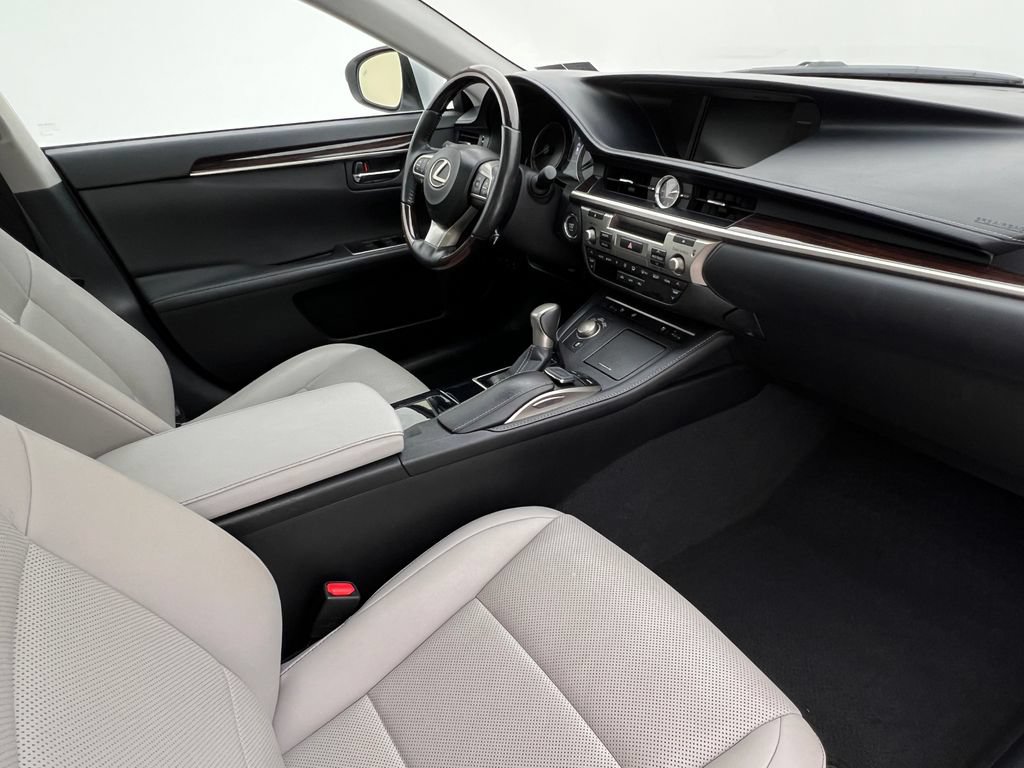 Used 2016 Lexus ES 350 w/ Navigation System Package FWD image 14