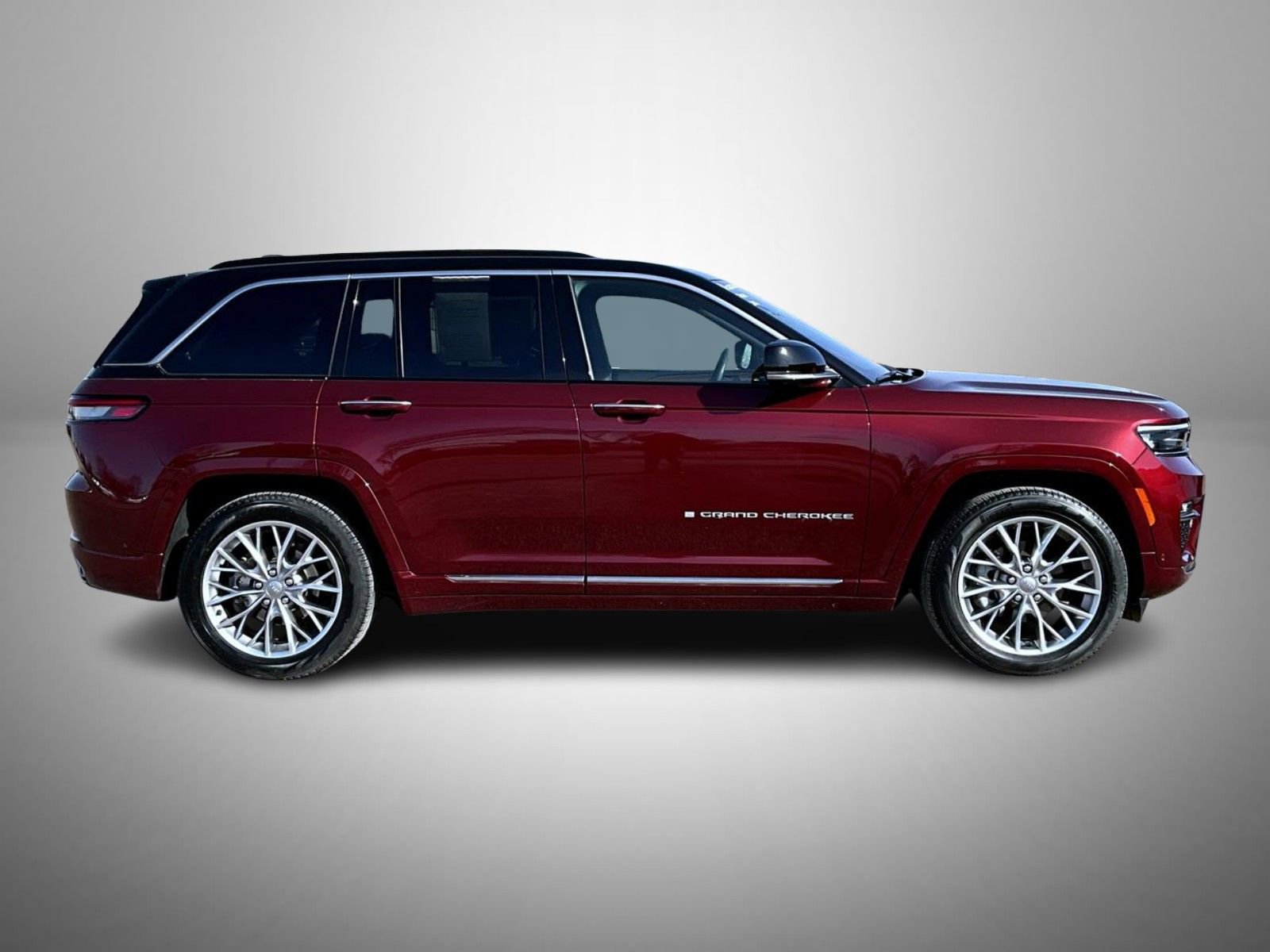 Used 2025 Jeep Grand Cherokee Summit AWD/4WD image 4