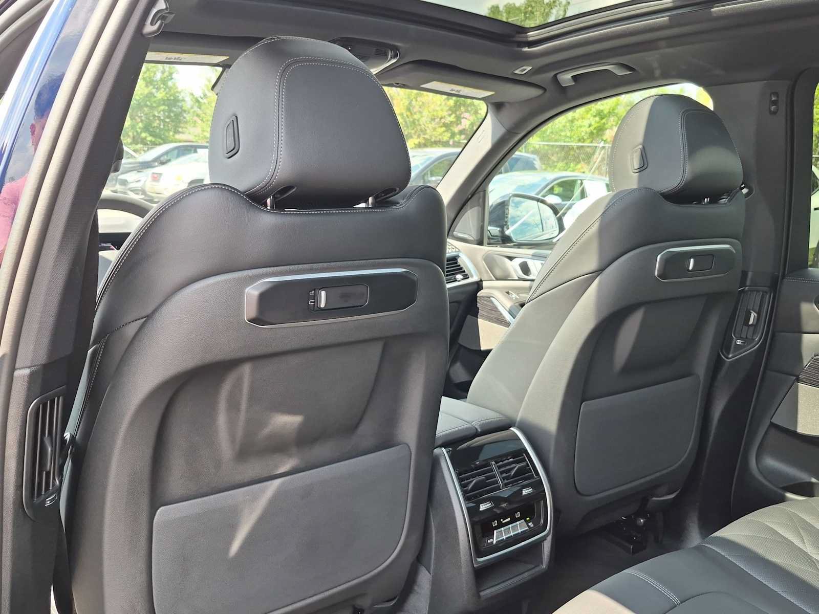 Used 2026 BMW X5 xDrive40i w/ M Sport Package AWD/4WD image 19