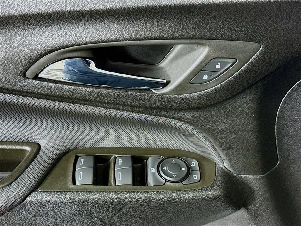 Used 2023 Chevrolet Equinox RS image 21