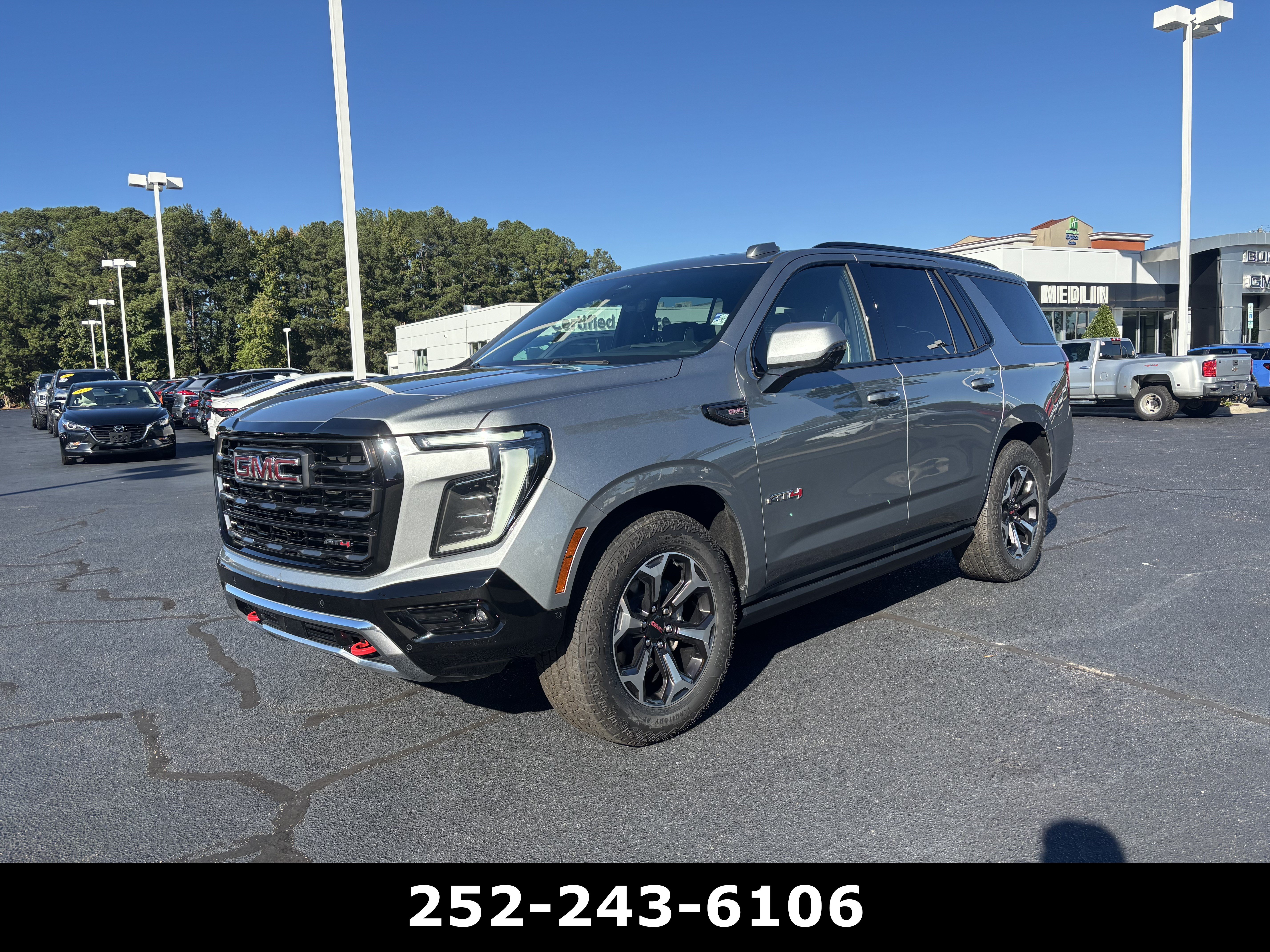 Used 2025 GMC Yukon AT4 Ultimate AWD/4WD image 3