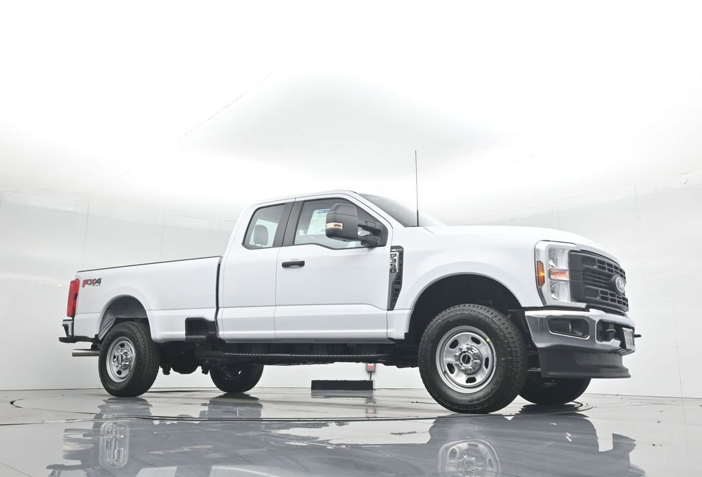 New 2026 Ford F350 XL w/ FX4 Off-Road Package AWD/4WD image 3