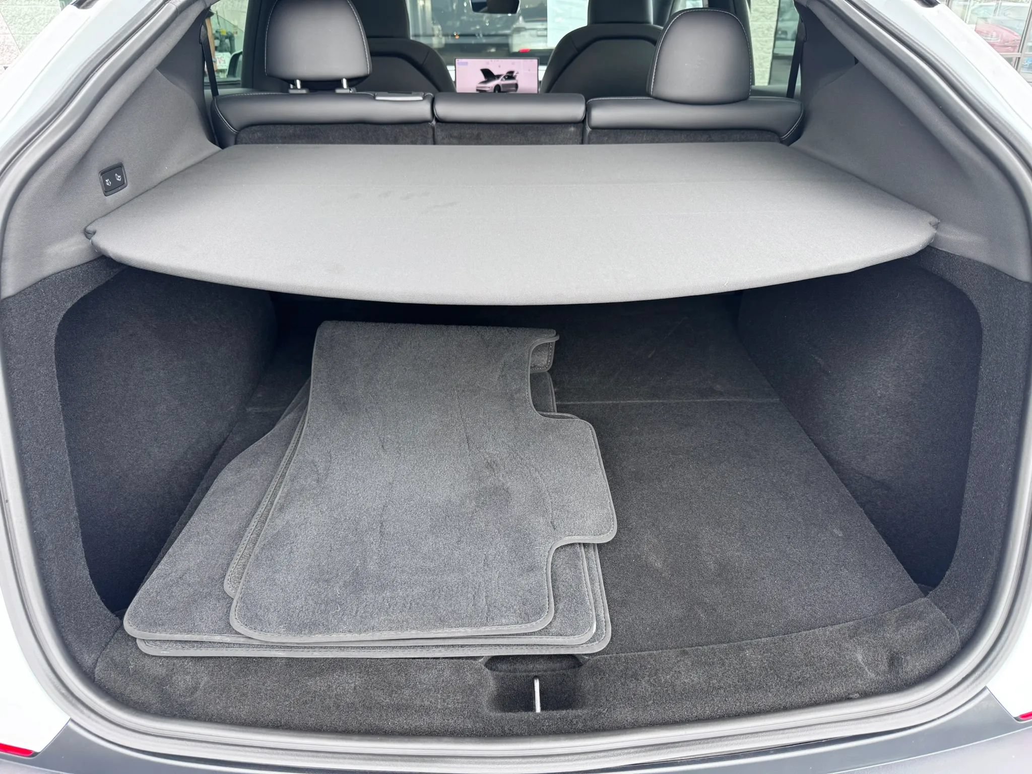 Used 2026 Tesla Model Y AWD image 31