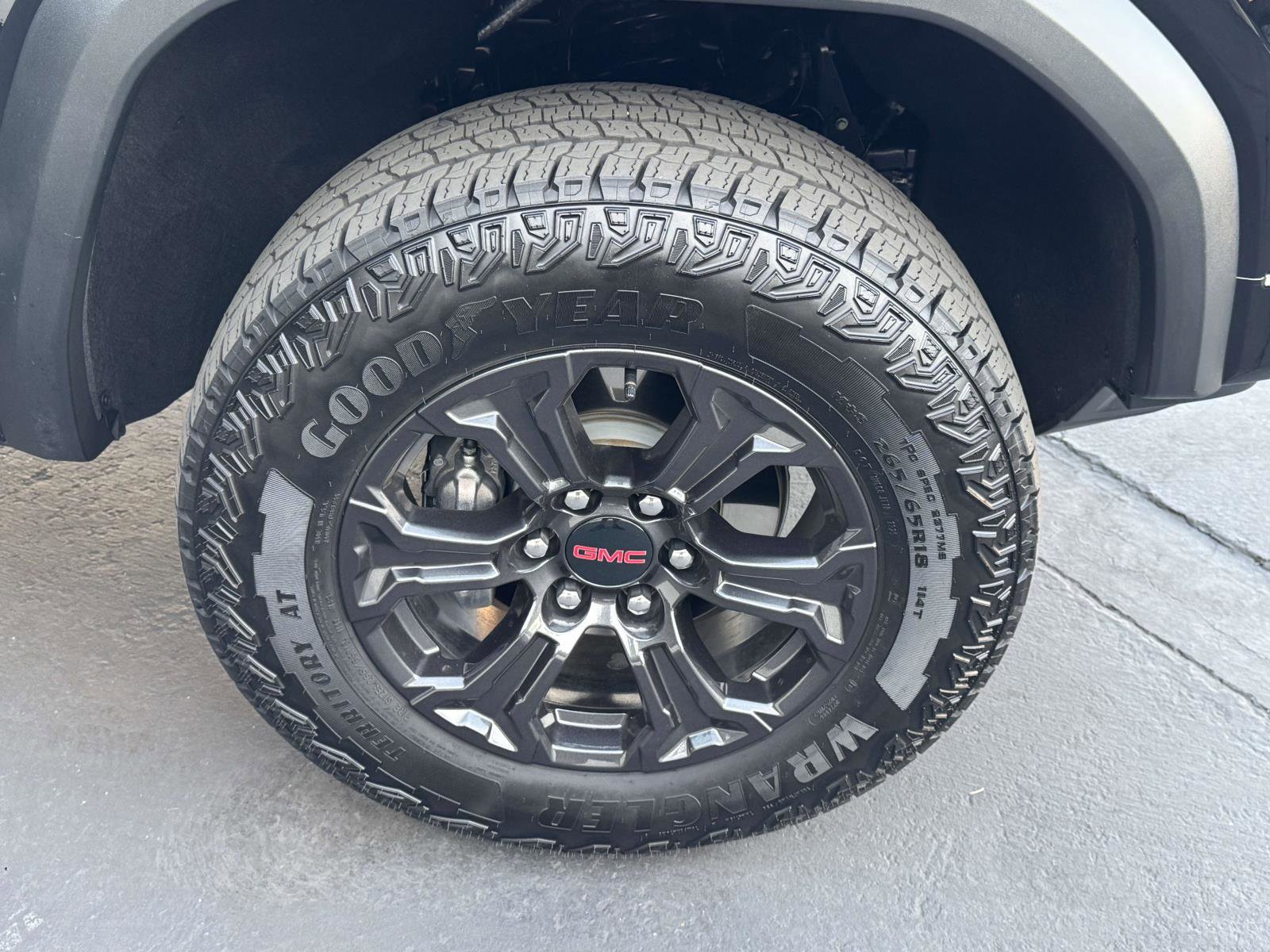 Used 2025 GMC Canyon Elevation w/ Convenience Package image 32