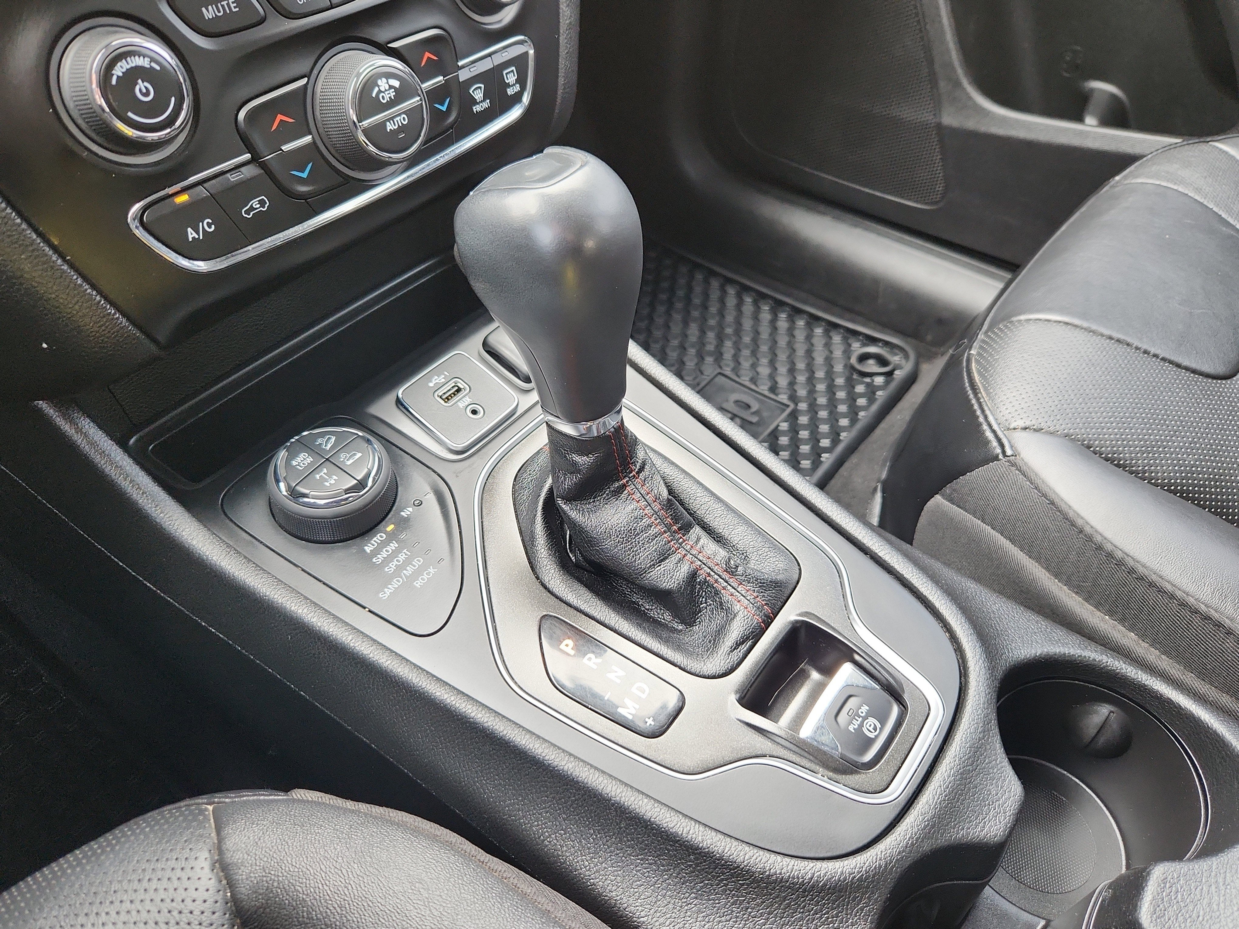 Used 2021 Jeep Cherokee Trailhawk w/ Sun, Sound & Nav Group image 24