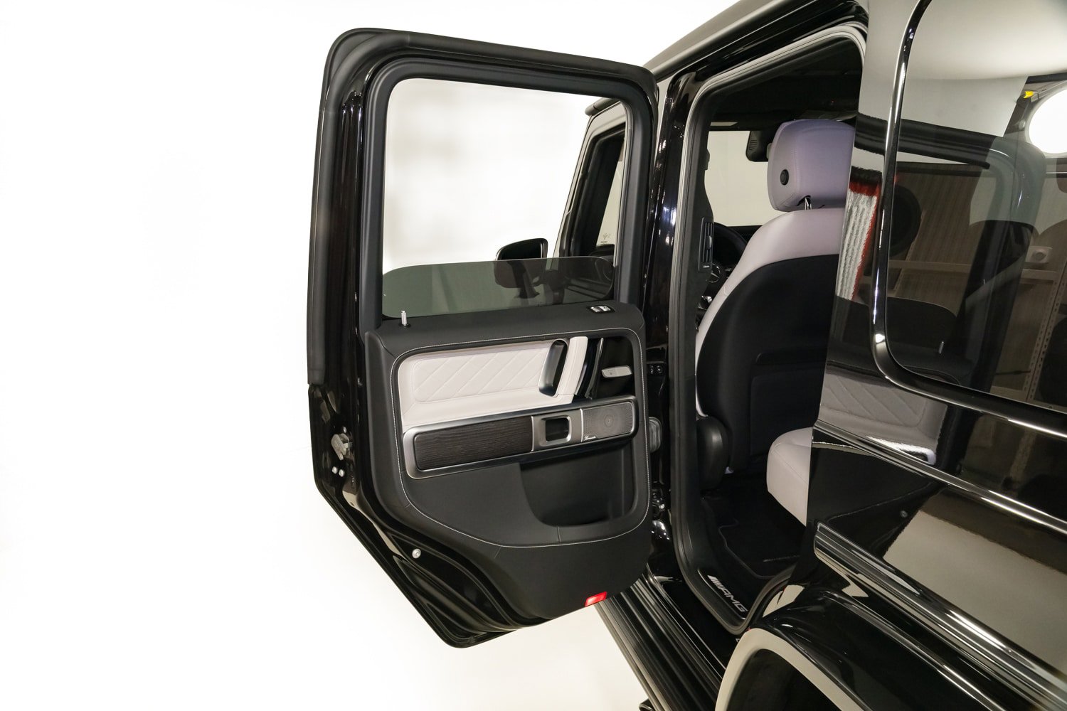 Used 2025 Mercedes-Benz G 63 AMG 4MATIC image 24