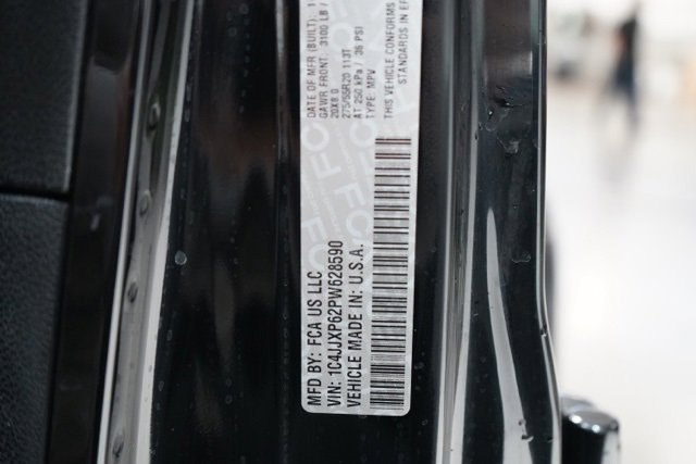 Used 2023 Jeep Wrangler Unlimited Sahara image 32