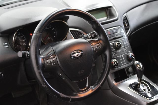 Used 2011 Hyundai Genesis 2.0T RWD image 15