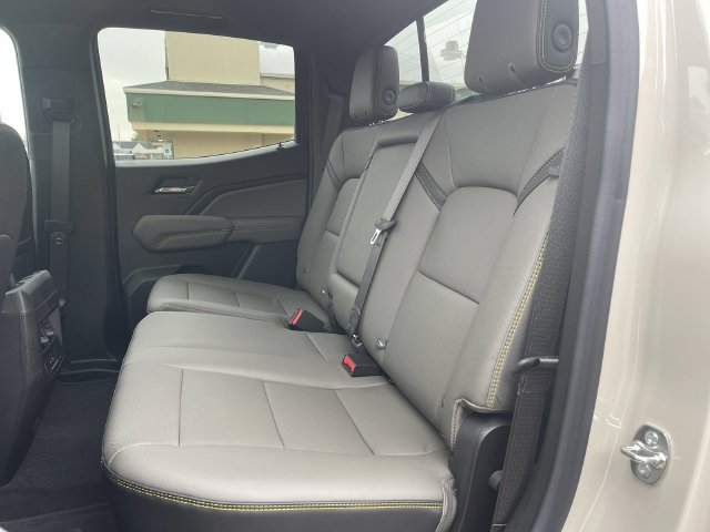 New 2026 Chevrolet Colorado ZR2 w/ Technology Package AWD/4WD image 13