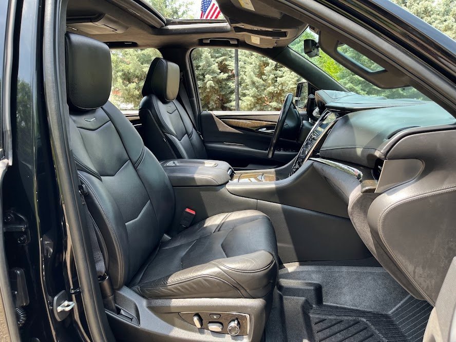 Used 2019 Cadillac Escalade Platinum image 38