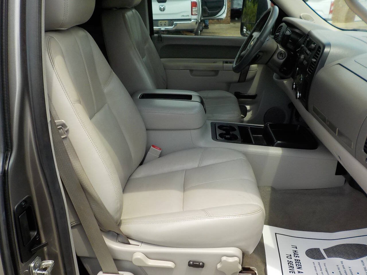 Used 2013 Chevrolet Silverado 2500 LT w/ Custom Sport Truck Package RWD image 27