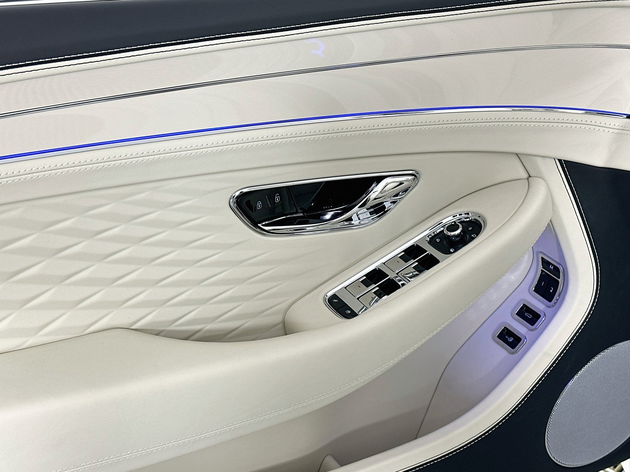 New 2027 Bentley Continental GTC AWD/4WD image 15