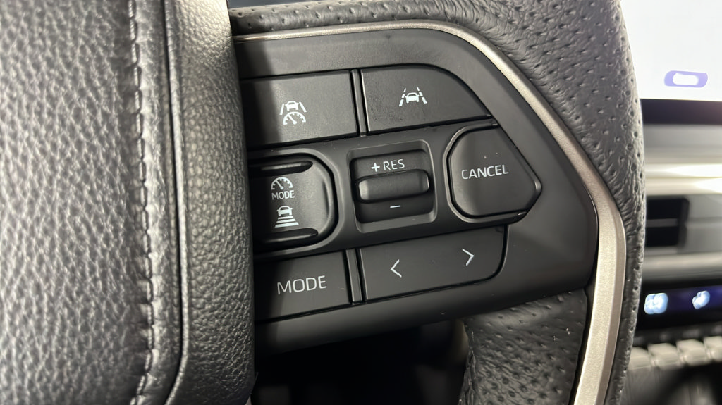 Used 2025 Toyota Tacoma SR5 w/ SR5 Upgrade Package AWD/4WD image 25
