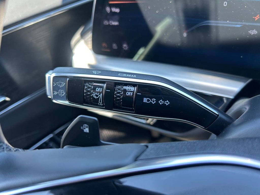 Used 2023 Cadillac Lyriq 2WD image 58