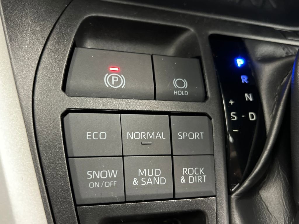 Used 2025 Toyota RAV4 LE image 43