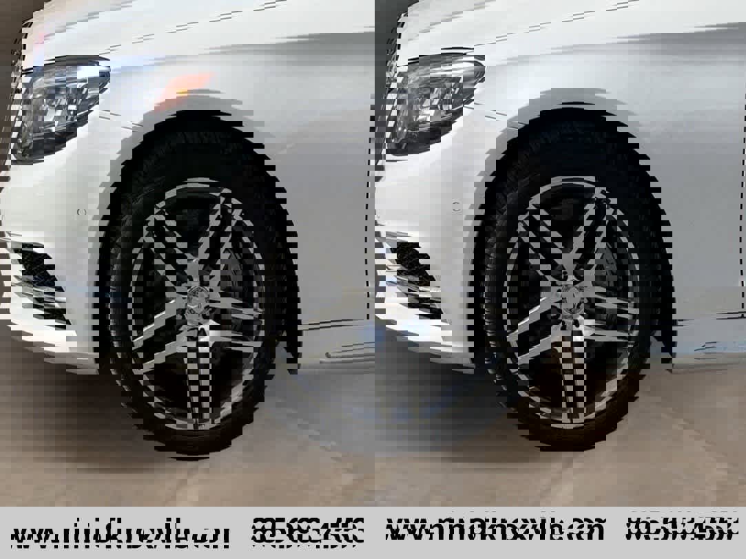 Used 2014 Mercedes-Benz S 550 Sedan w/ Sport Package w/ Sport Package image 9