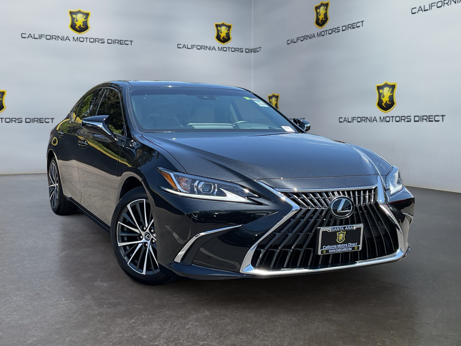 Used 2025 Lexus ES 300h w/ Premium Package FWD image 3