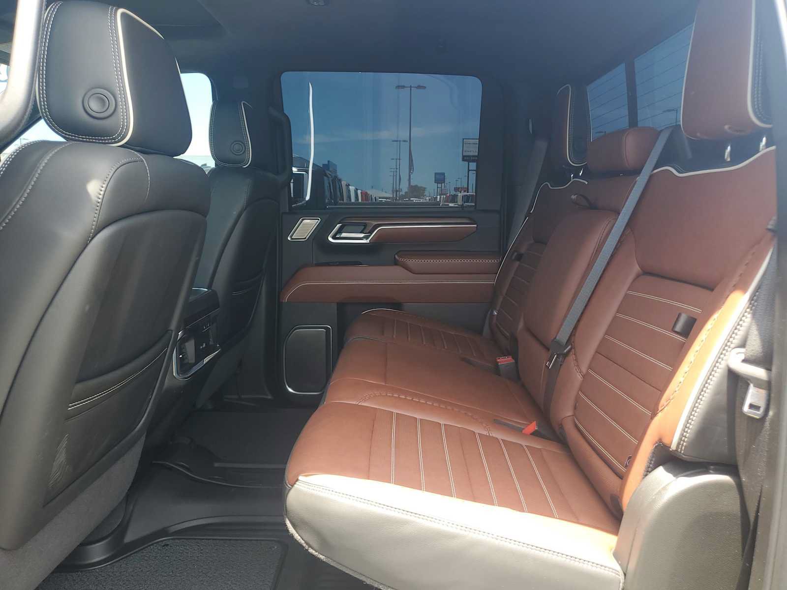 Used 2025 GMC Sierra 2500 Denali Ultimate AWD/4WD image 18