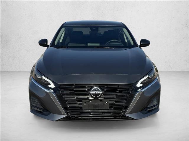 Used 2024 Nissan Altima 2.5 SV image 2