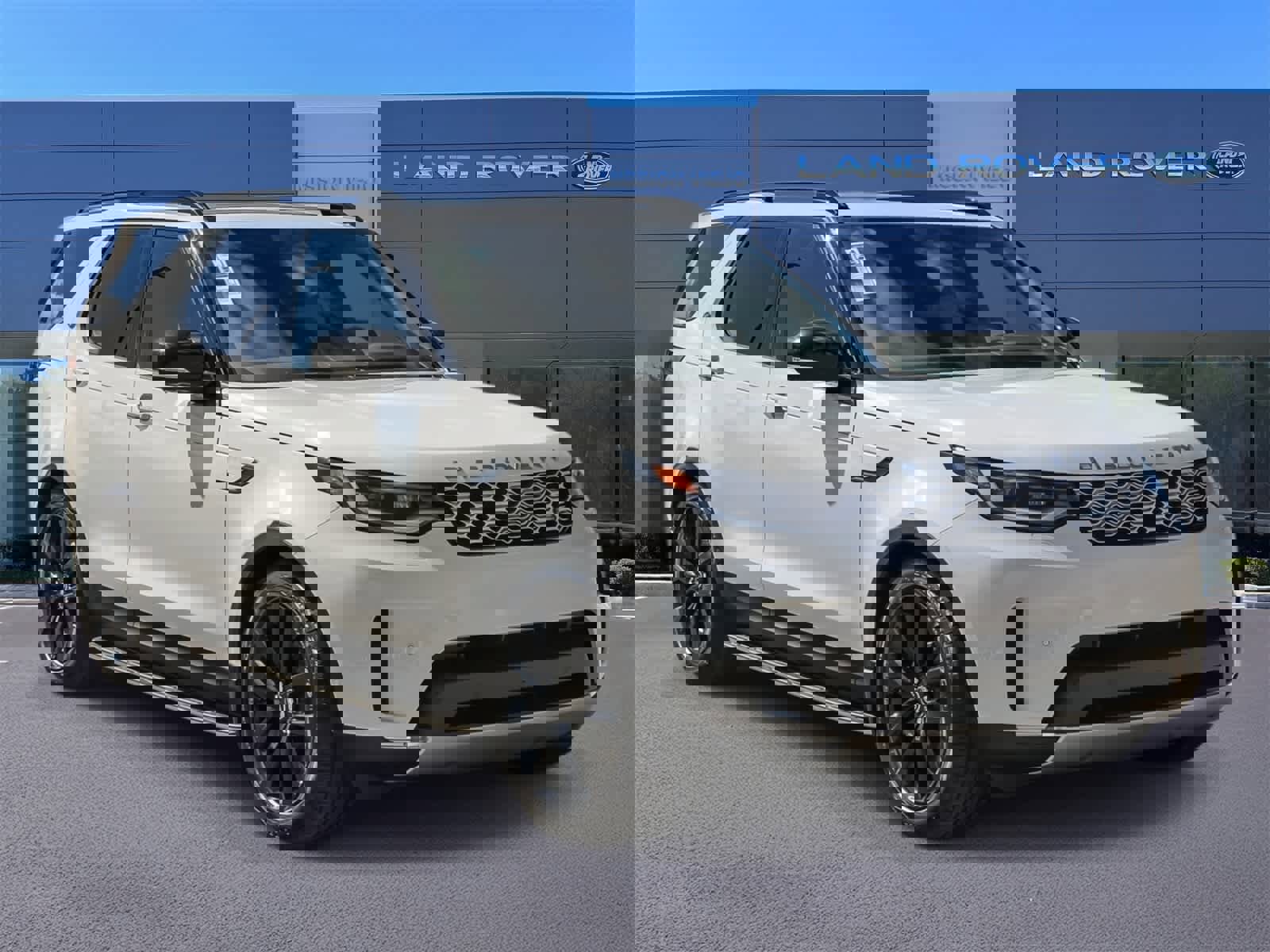 New 2026 Land Rover Discovery S image 3