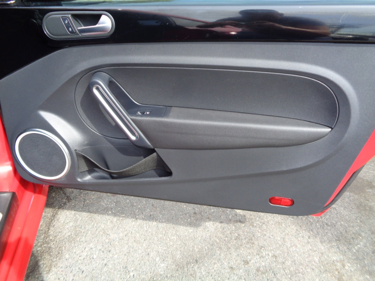 Used 2012 Volkswagen Beetle 2.0T image 27