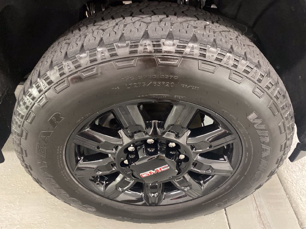 Used 2026 GMC Sierra 2500 AT4 AWD/4WD image 4