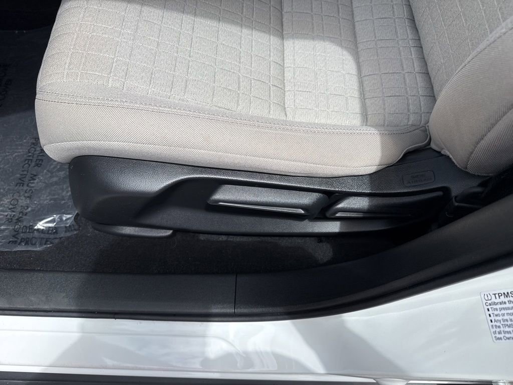 Certified 2024 Honda HR-V LX image 17