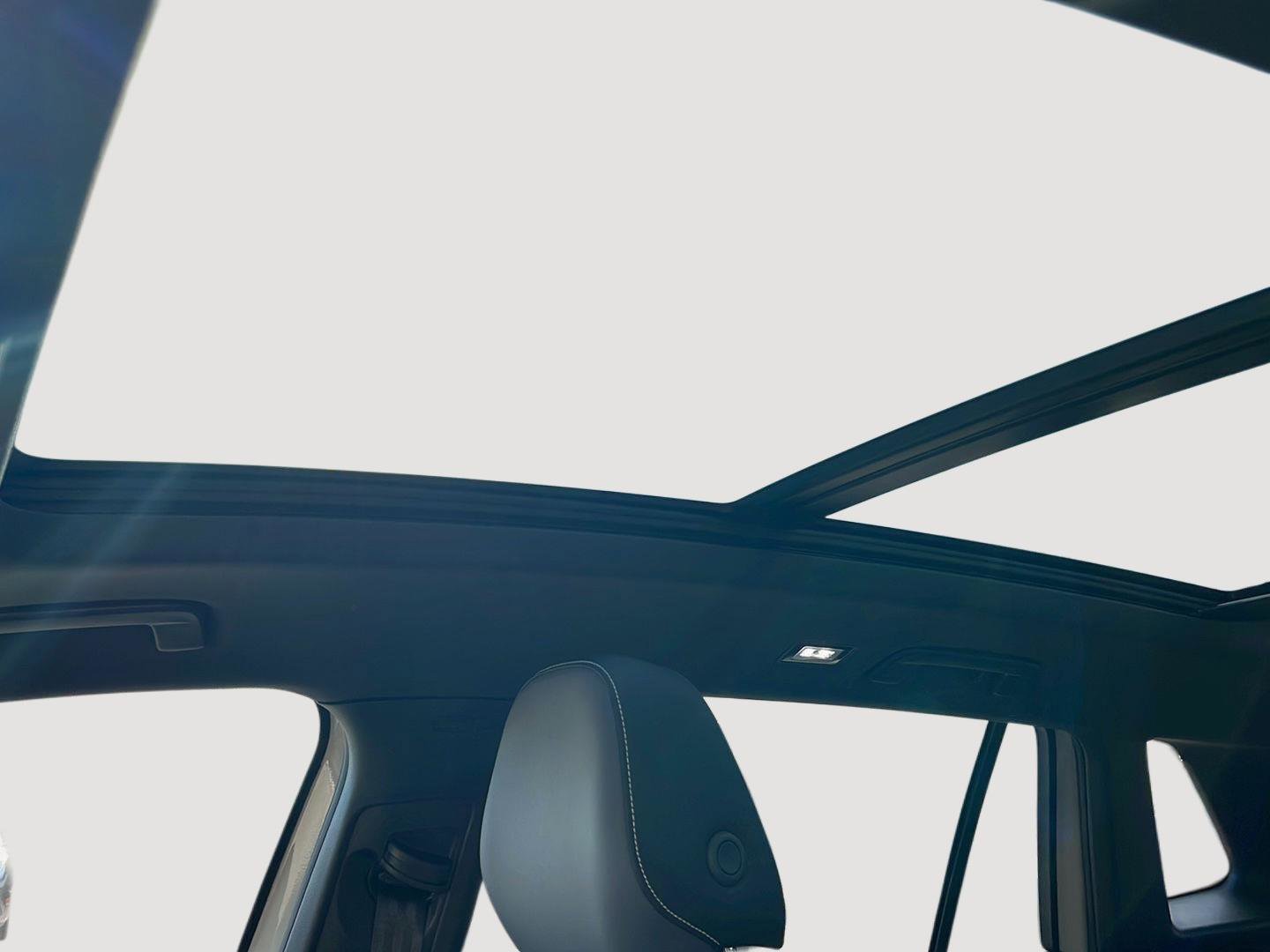 New 2026 Volkswagen Tiguan SE R-Line AWD/4WD image 29