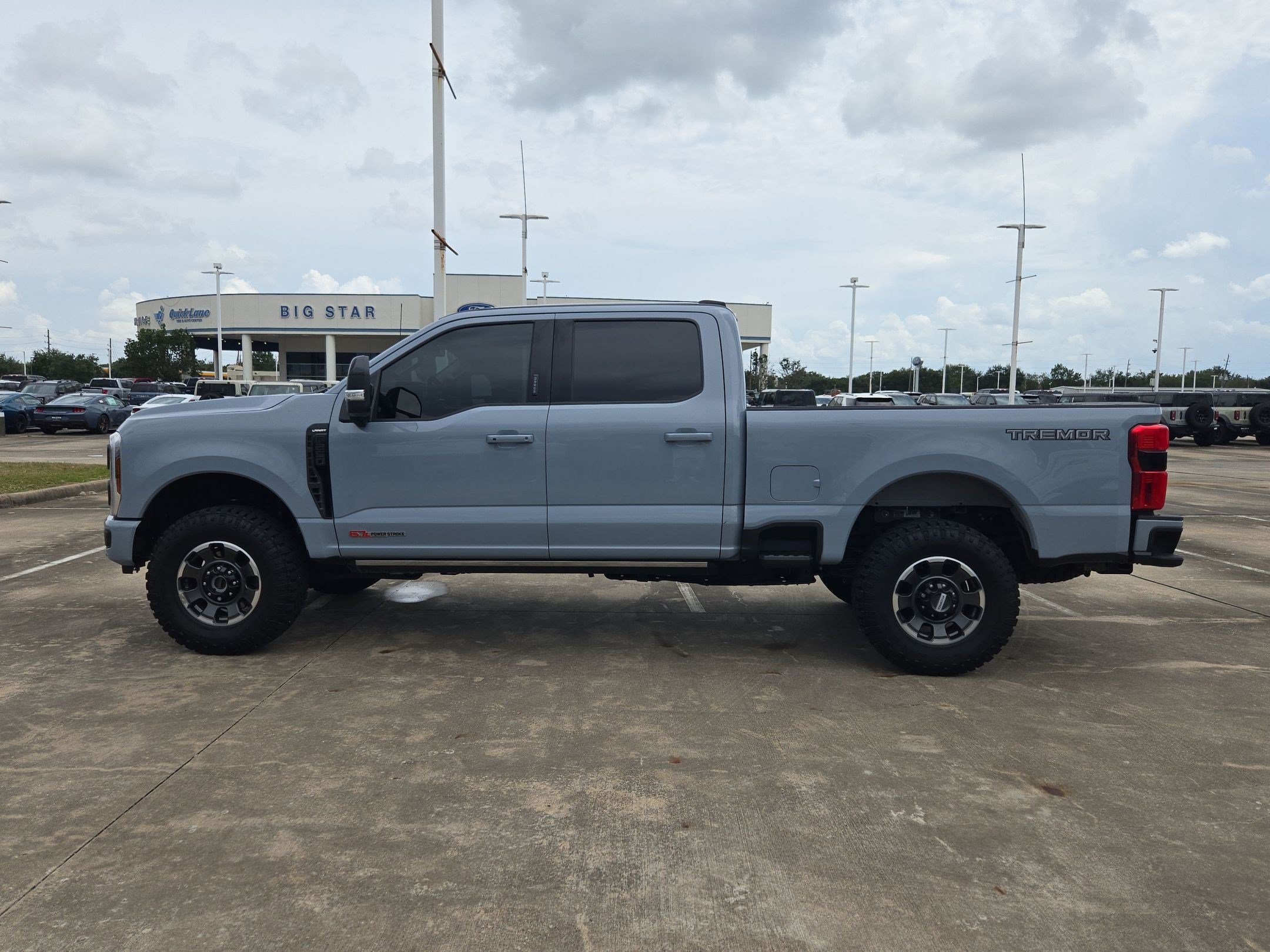 Used 2024 Ford F250 Lariat w/ Lariat Ultimate Package AWD/4WD image 9