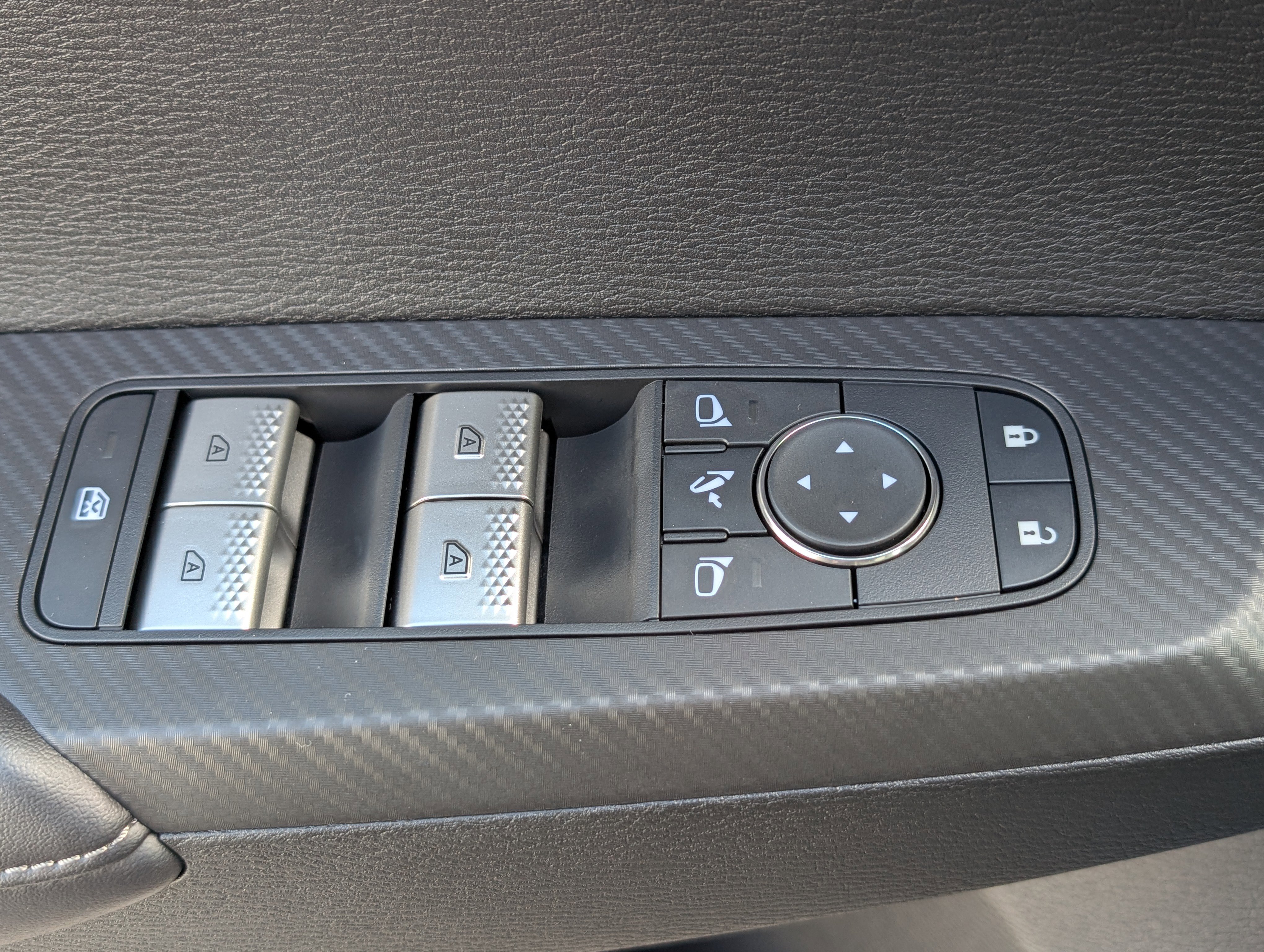 New 2026 Mitsubishi Outlander SE image 19