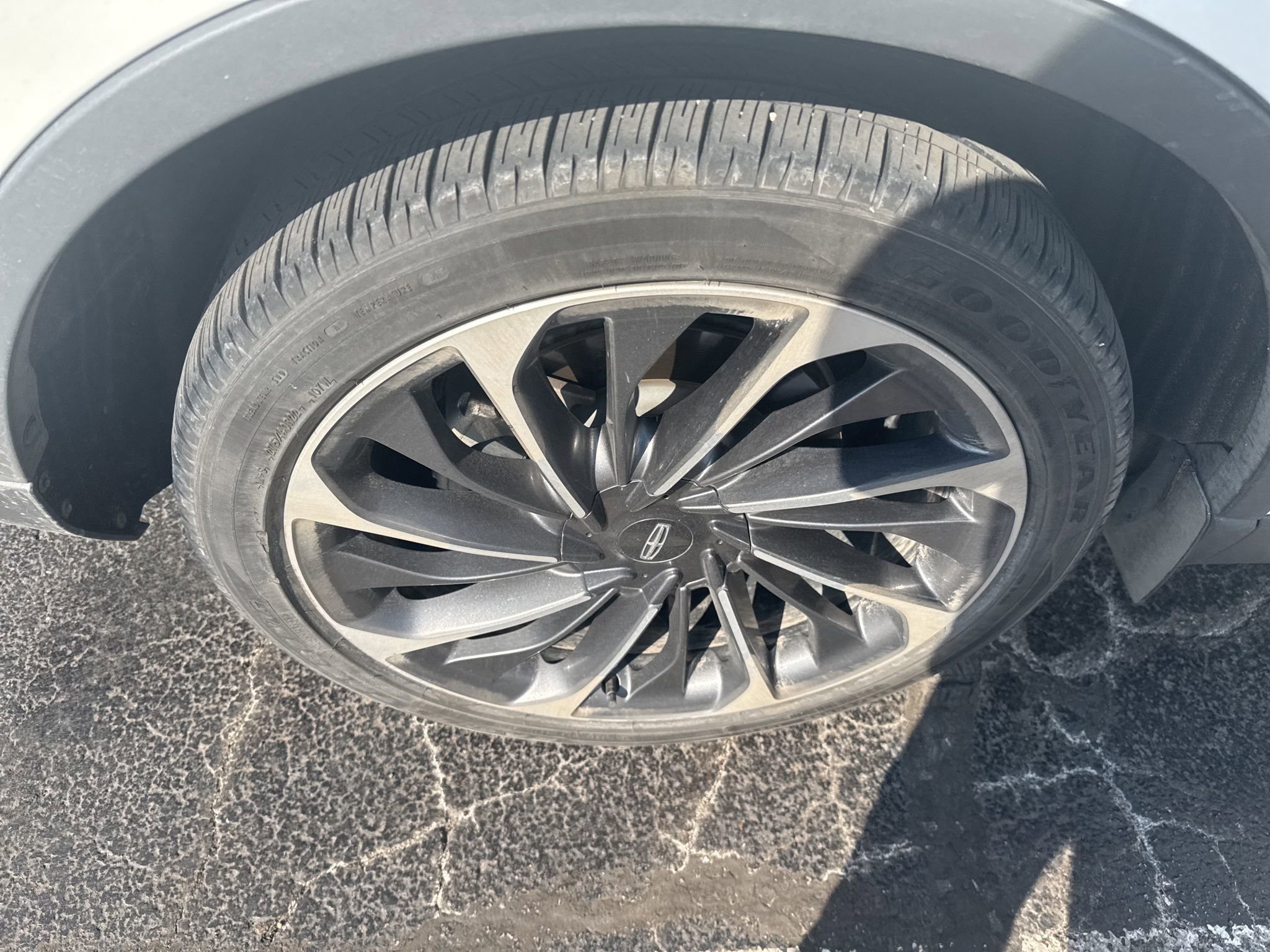 Used 2020 Lincoln Aviator Reserve w/ Equipment Group 201A image 6