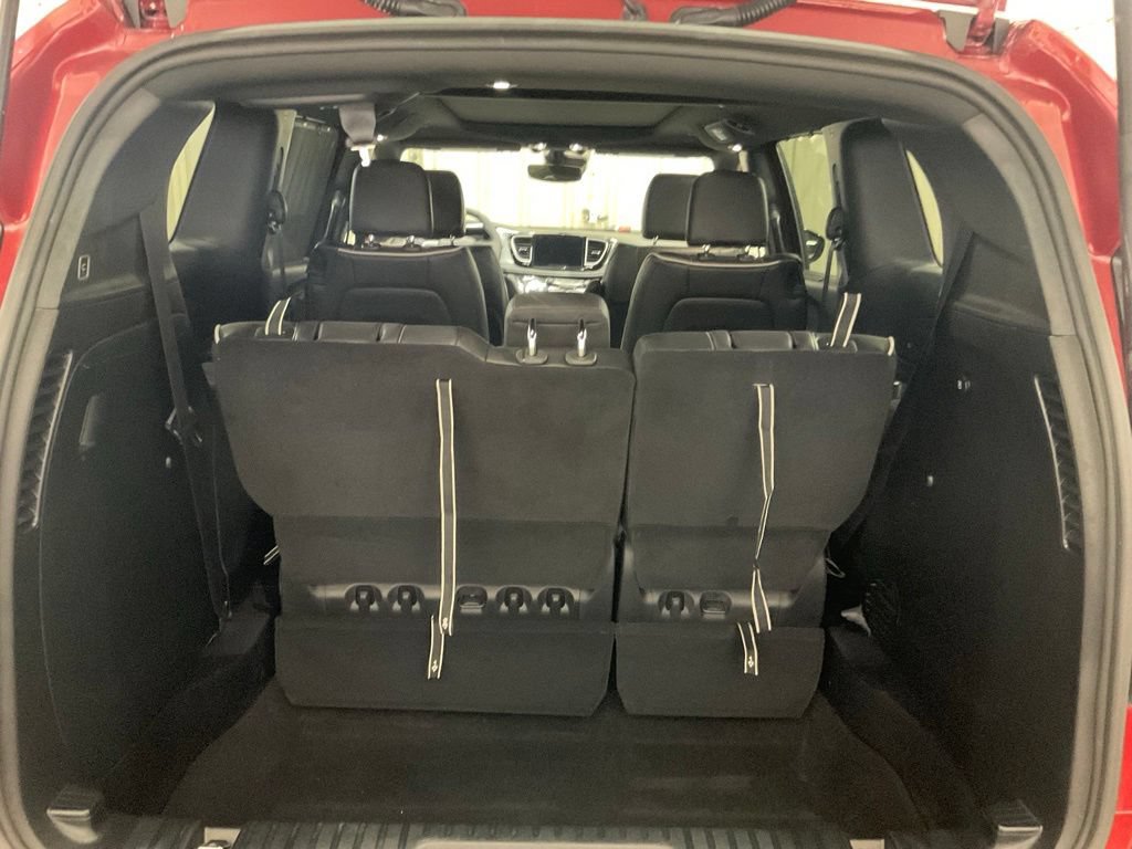 Used 2026 Chrysler Pacifica Limited FWD image 27